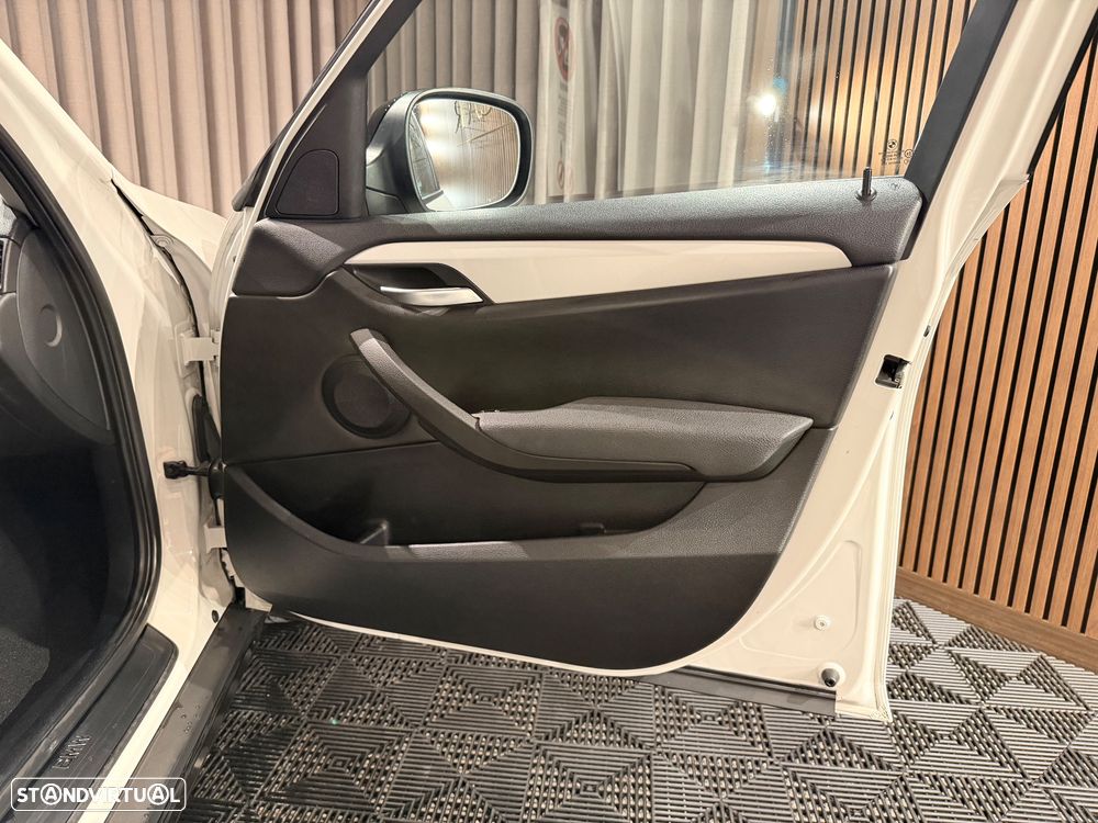 BMW X1 18 d sDrive Line Sport - 31