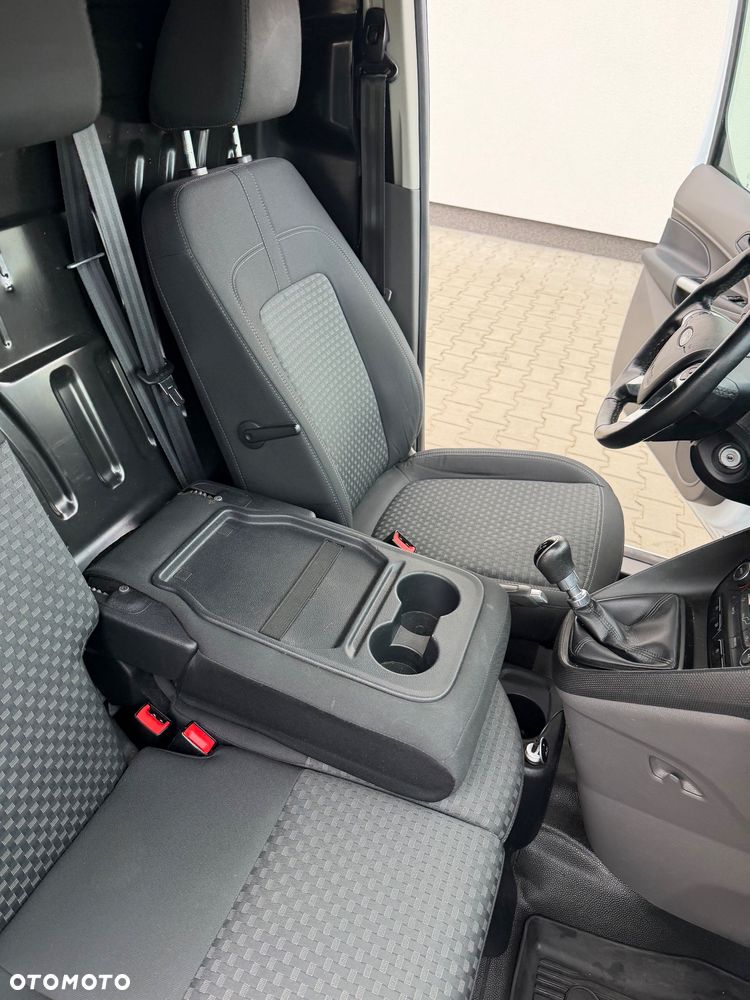 Ford Transit Connect - 9