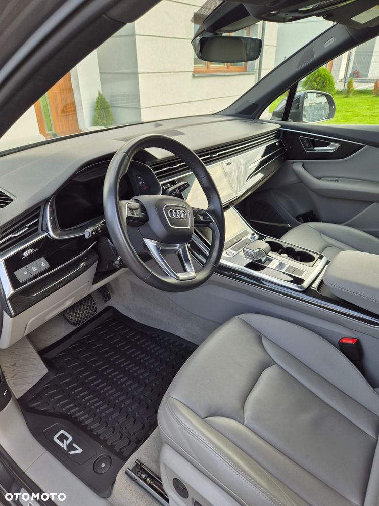 Audi Q7 - 8
