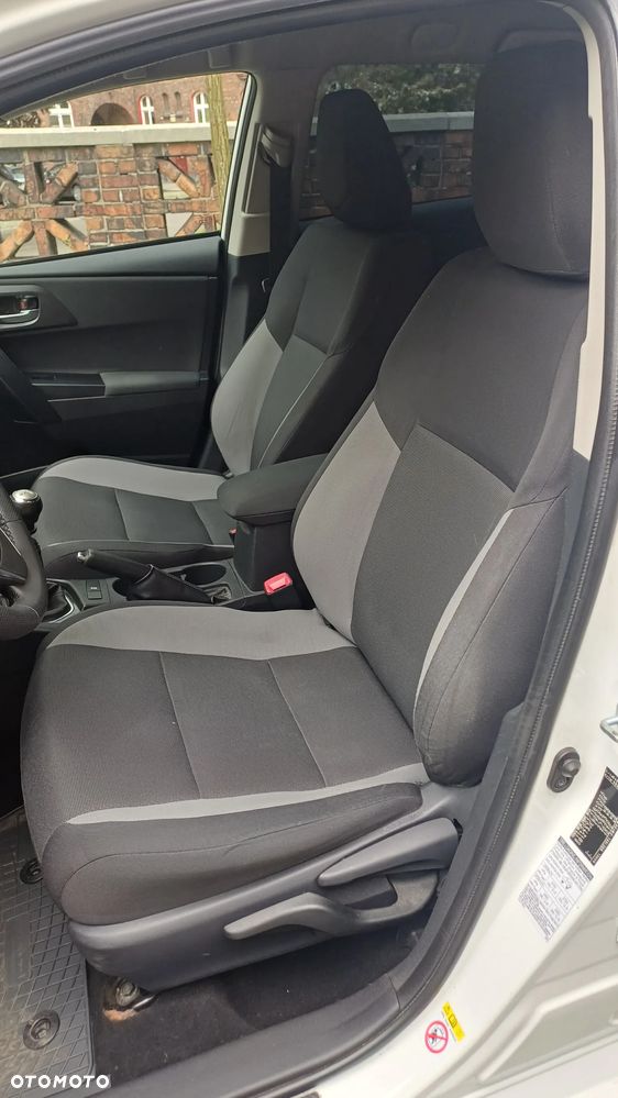 Toyota Auris 1.33 VVT-i Active - 26