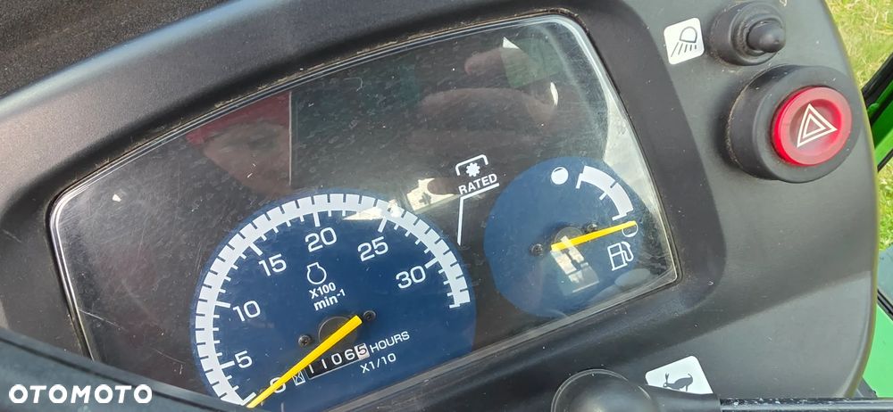 John Deere 2320 HST - 15