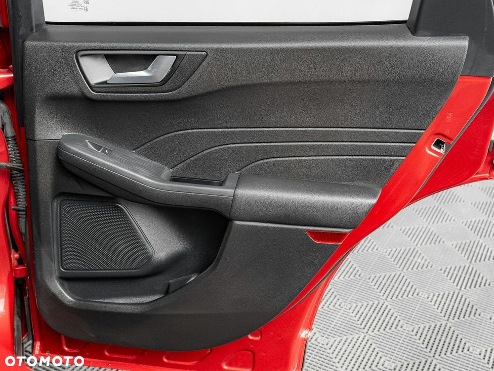 Ford Kuga 2.5 FHEV FWD Titanium - 28