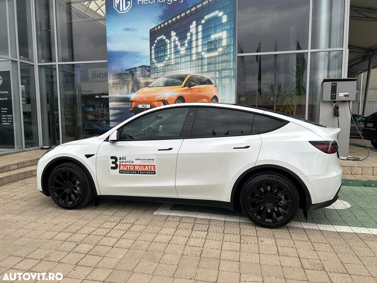 Tesla Model Y AWD Long Range - 4