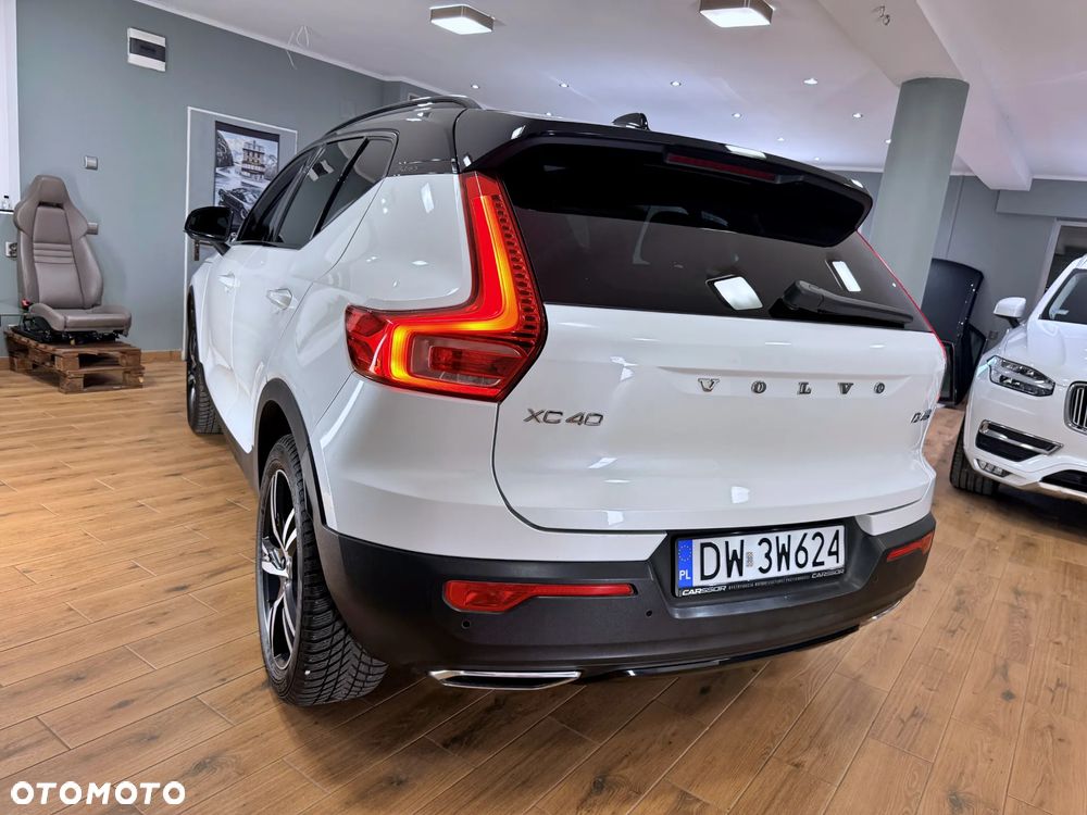 Volvo XC 40 D4 AWD R-Design - 8