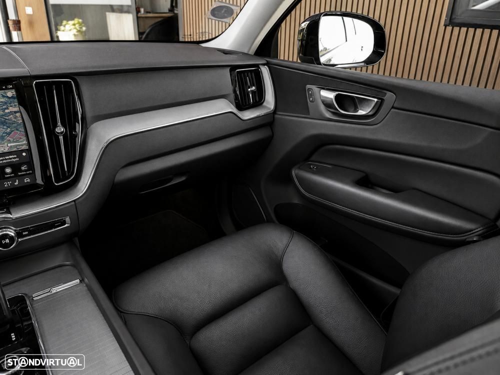Volvo XC 60 T6 AWD Recharge Plus Dark - 40