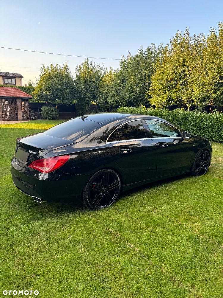 Mercedes-Benz CLA 180 - 4