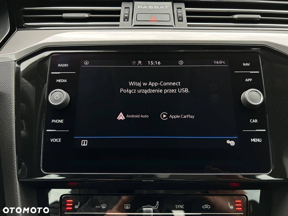 Volkswagen Passat - 32