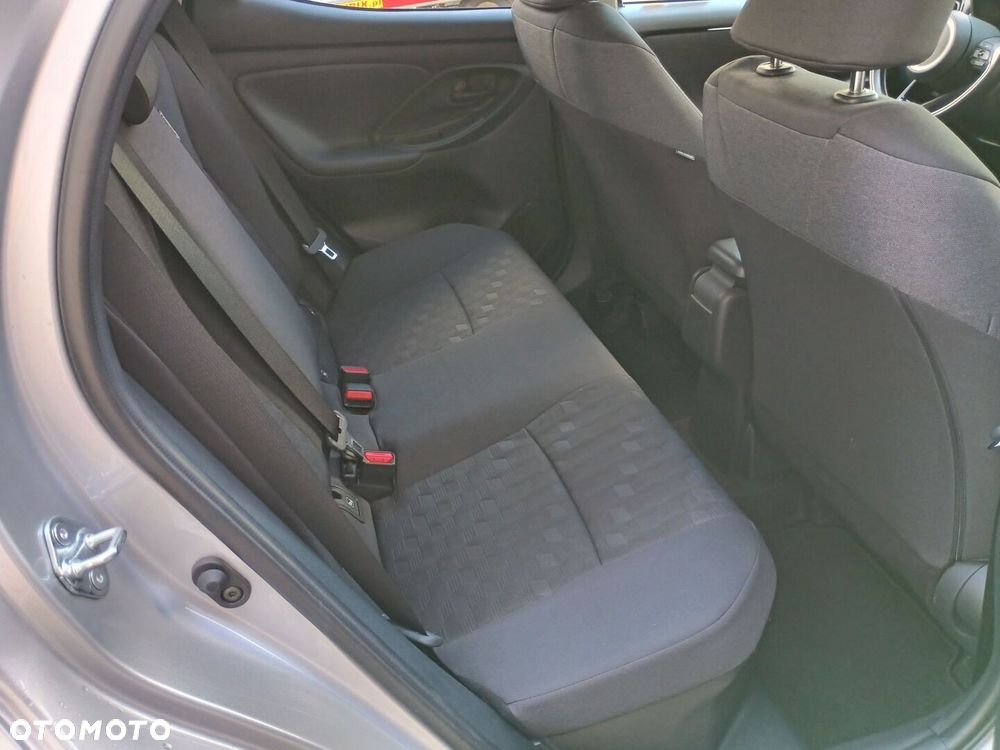 Toyota Yaris Hybrid 1.5 Style - 10