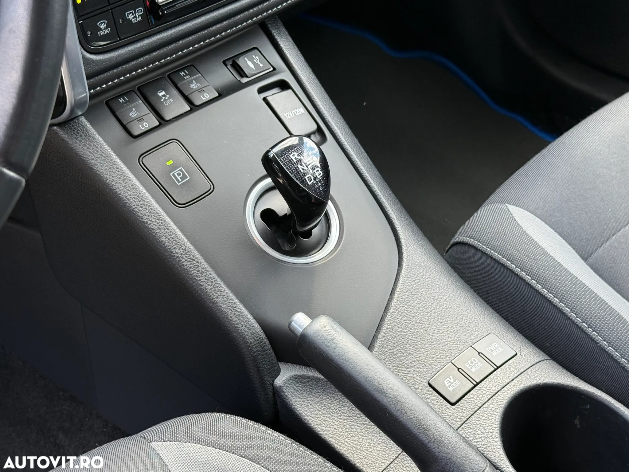 Toyota Auris 1.8 VVT-i Hybrid Automatik Touring Sports Design Edition - 18
