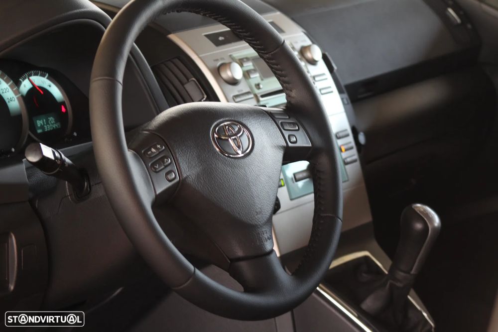 Toyota Corolla Verso 2.2 D-4D Sol - 21