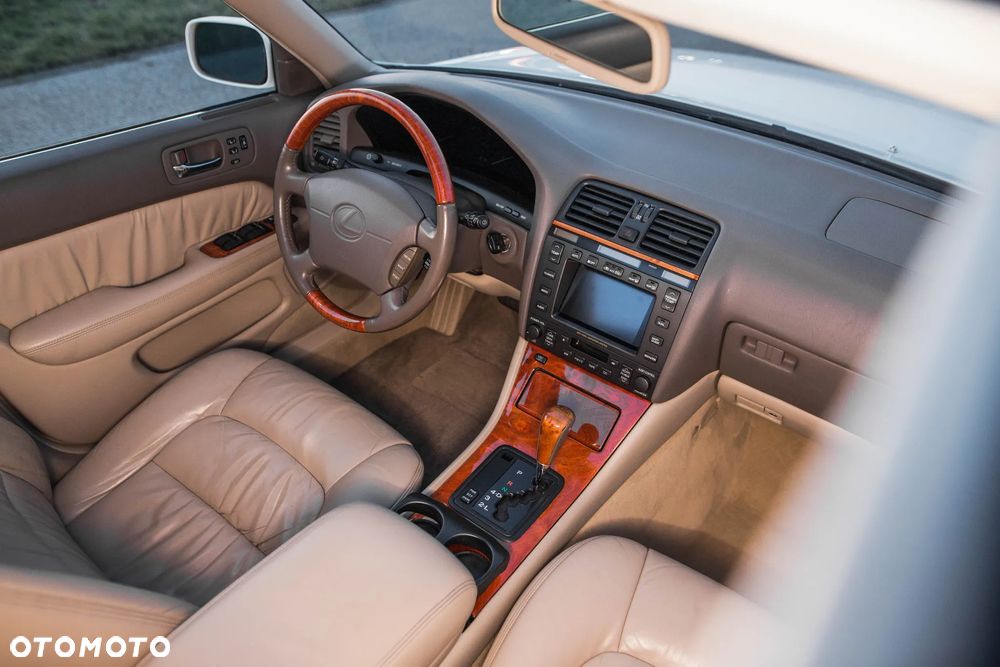 Lexus LS 400 - 14