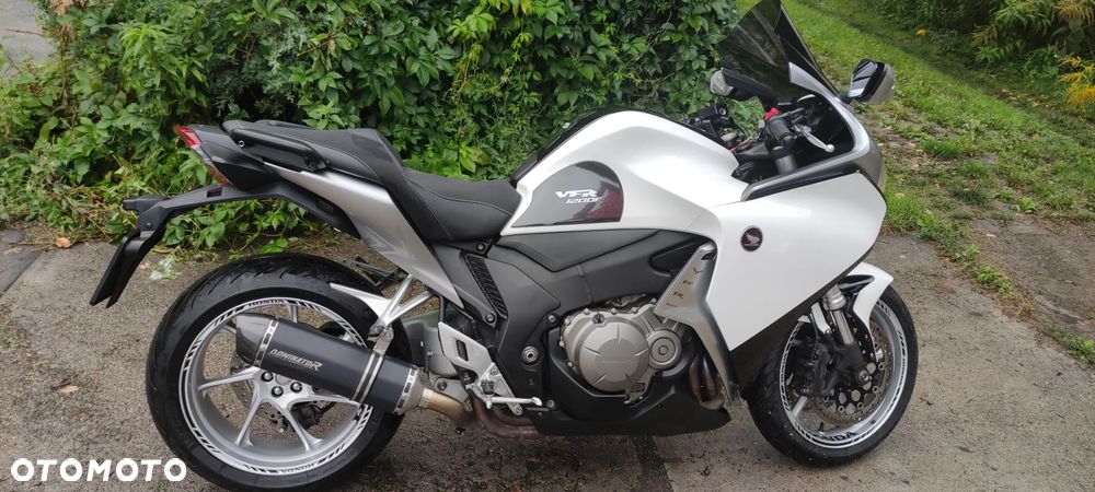 Honda VFR - 2
