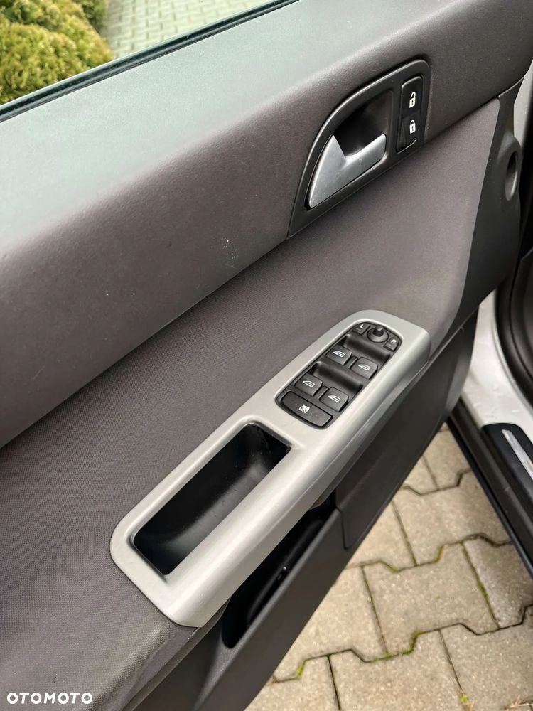 Volvo V50 2.0D Momentum - 17