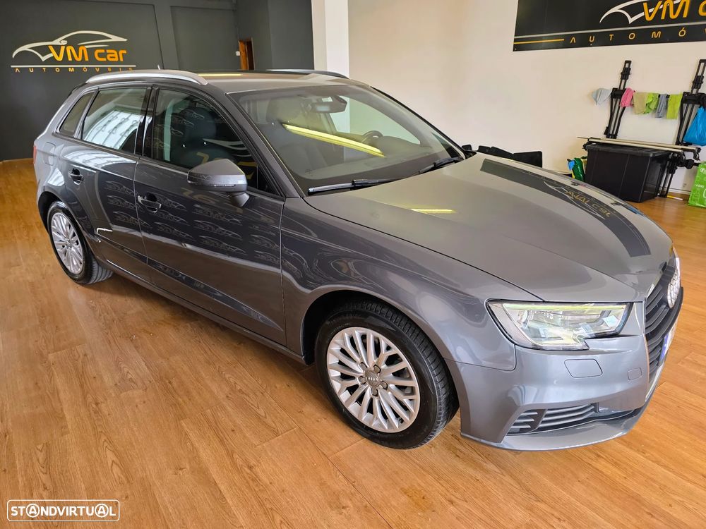 Audi A3 Sportback 2.0 TDI Design - 16