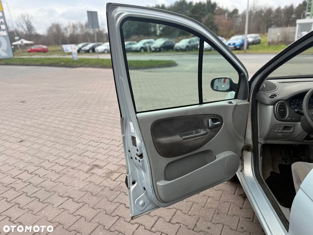 Renault Scenic 1.6 16V Authentique - 12