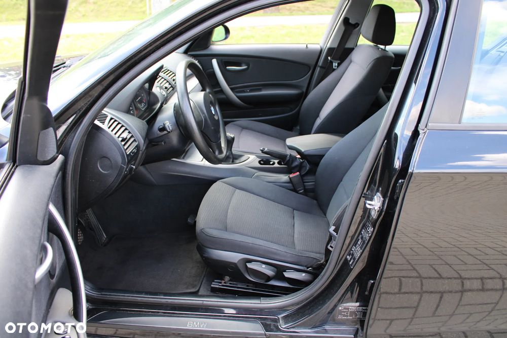 BMW Seria 1 116i - 22