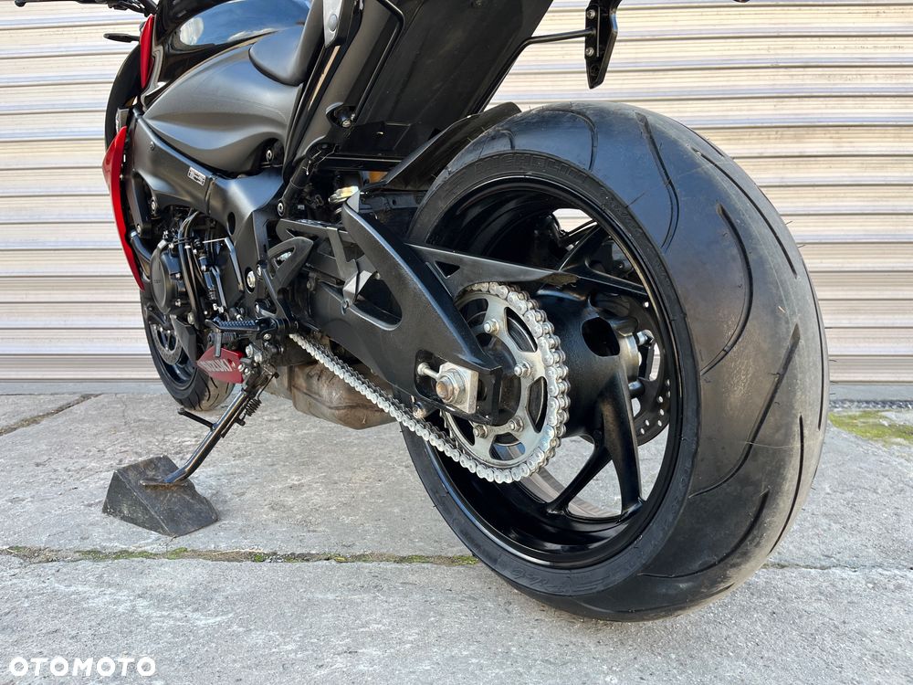 Suzuki GSX 1000 - 18