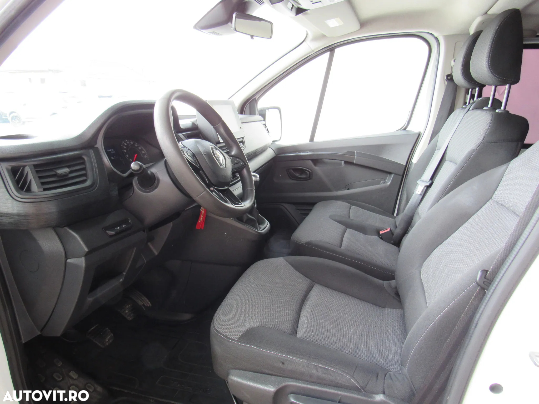 Renault Trafic Combi 2.0 Blue dCi 110 S&S L1 8+1 Life - 10