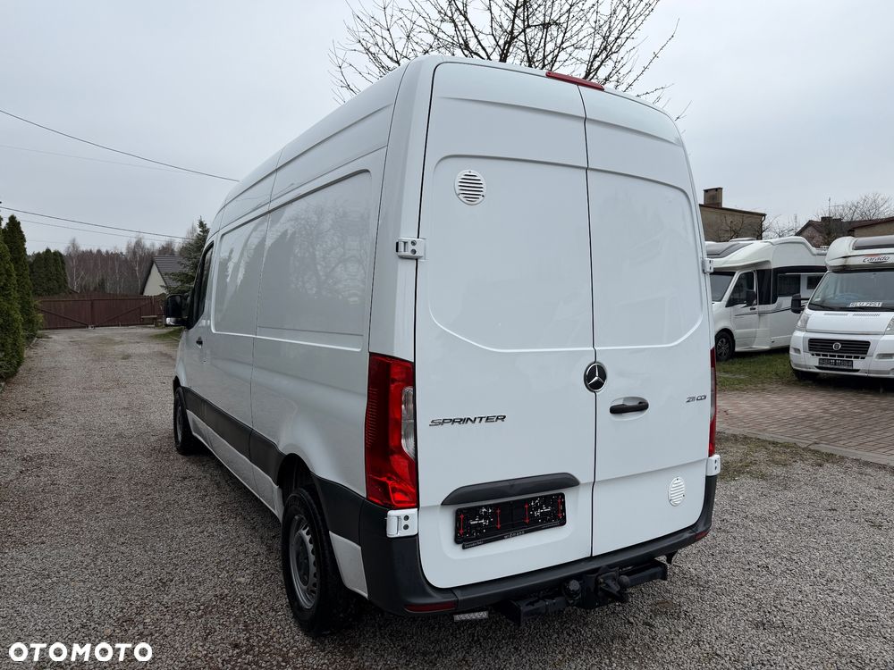 Mercedes-Benz Sprinter 907 - 5