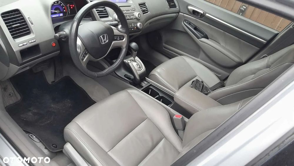 Toyota RAV4 - 3