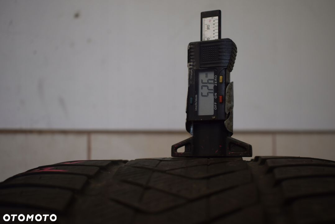 R20 275/40 Pirelli Sottozero 3 RSC * Pojedyncza - 4