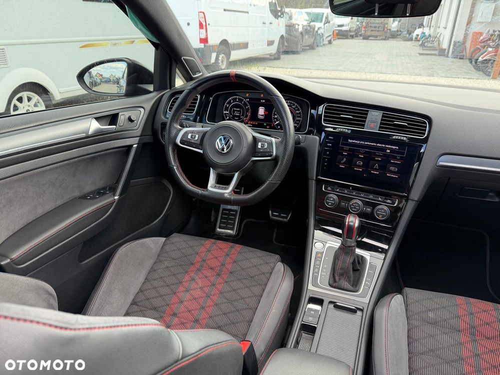 Volkswagen Golf GTI TCR 2.0 TSI OPF DSG - 10