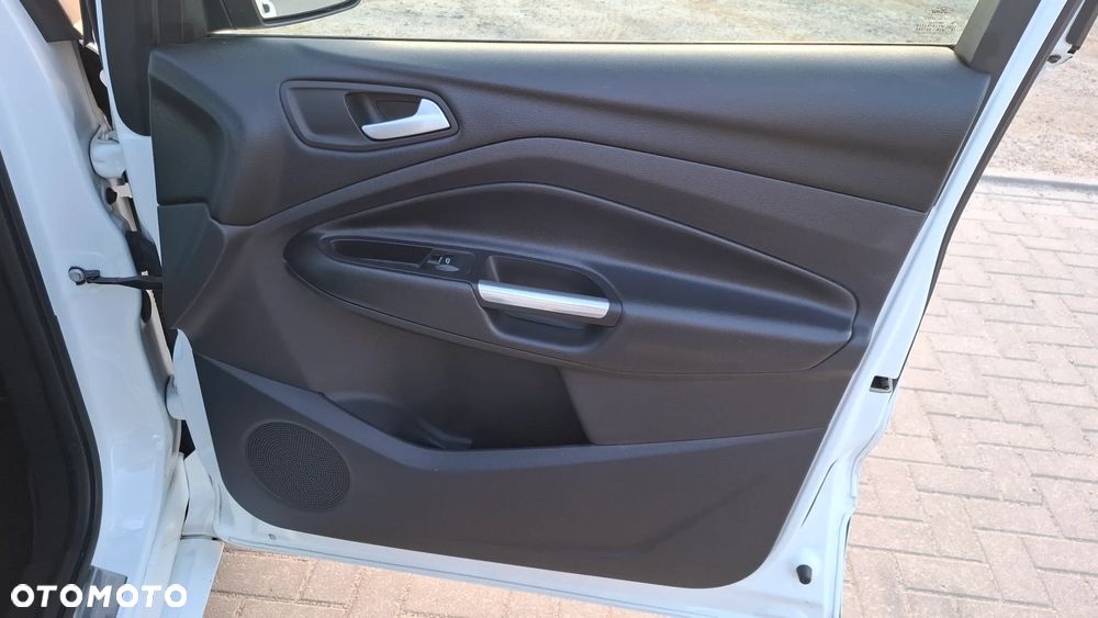 Ford Kuga 1.5 EcoBoost 2x4 ST-Line - 12