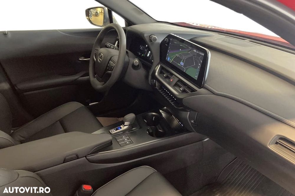 Lexus UX 300h - 13