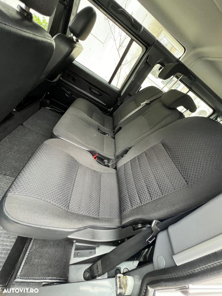 Land Rover Defender 110 2.4I SE - 6