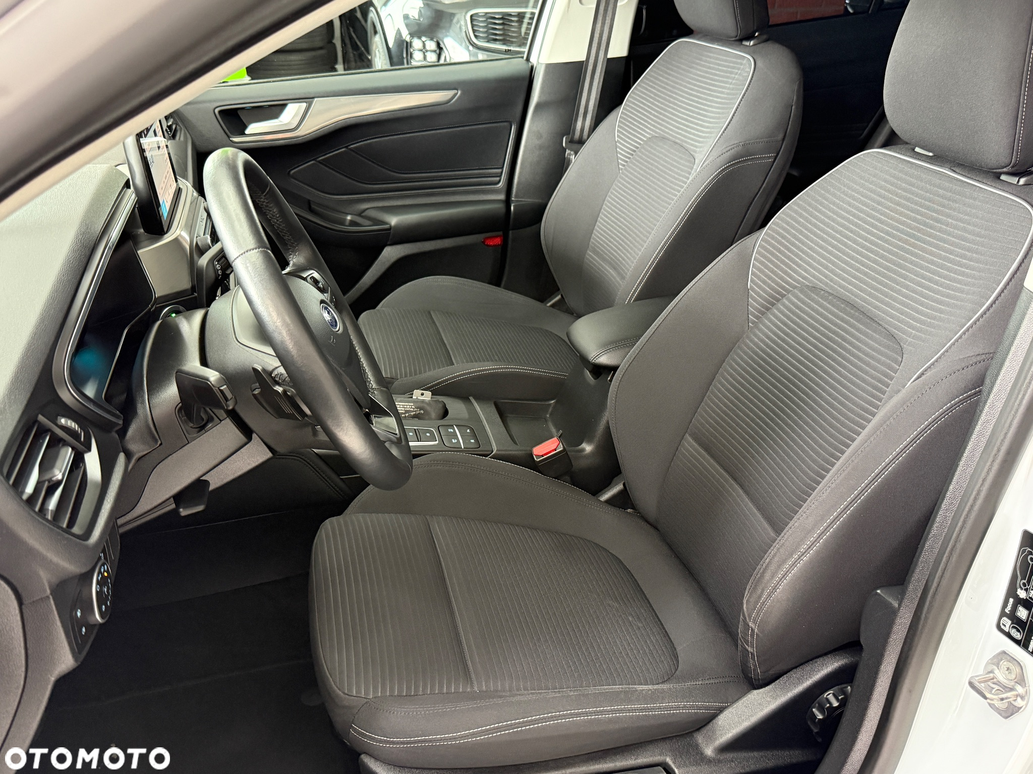 Ford Focus 1.0 EcoBoost Active - 14