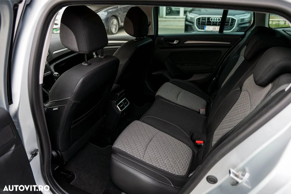 Renault Megane ENERGY TCe 140 EDC LIMITED - 17