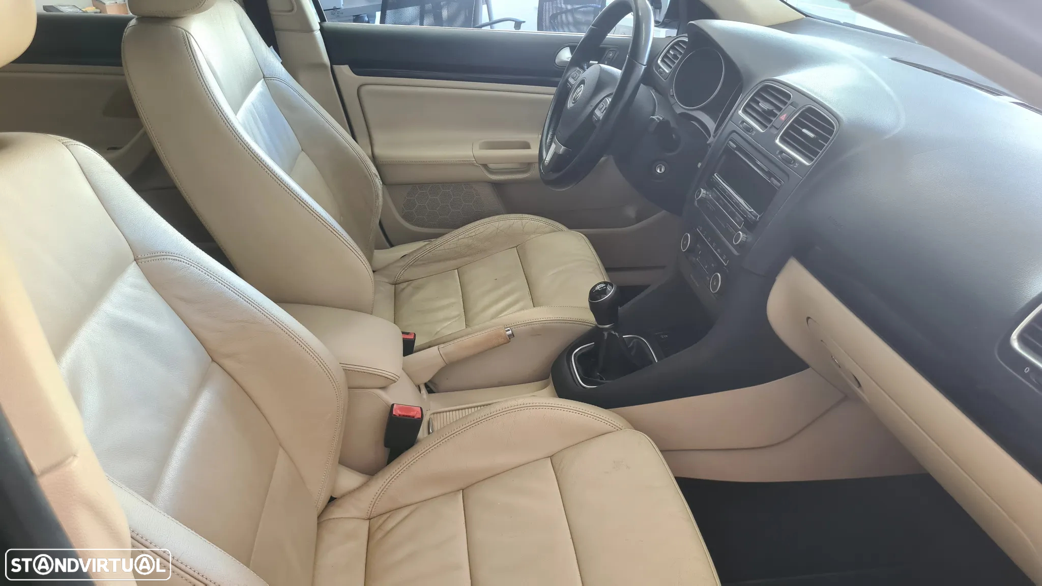 VW Golf Variant 1.6 TDi Confortline - 26