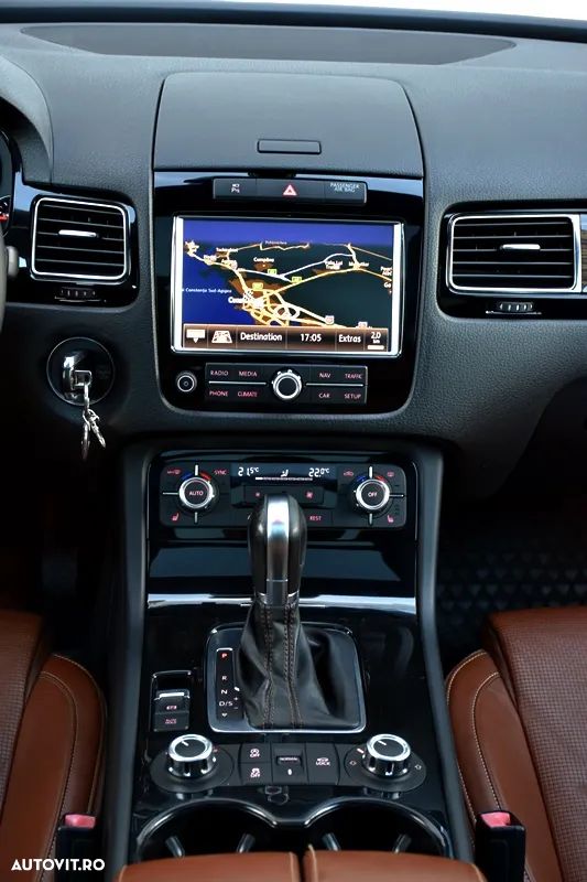 Volkswagen Touareg 3.0 V6 TDI BMT - 19