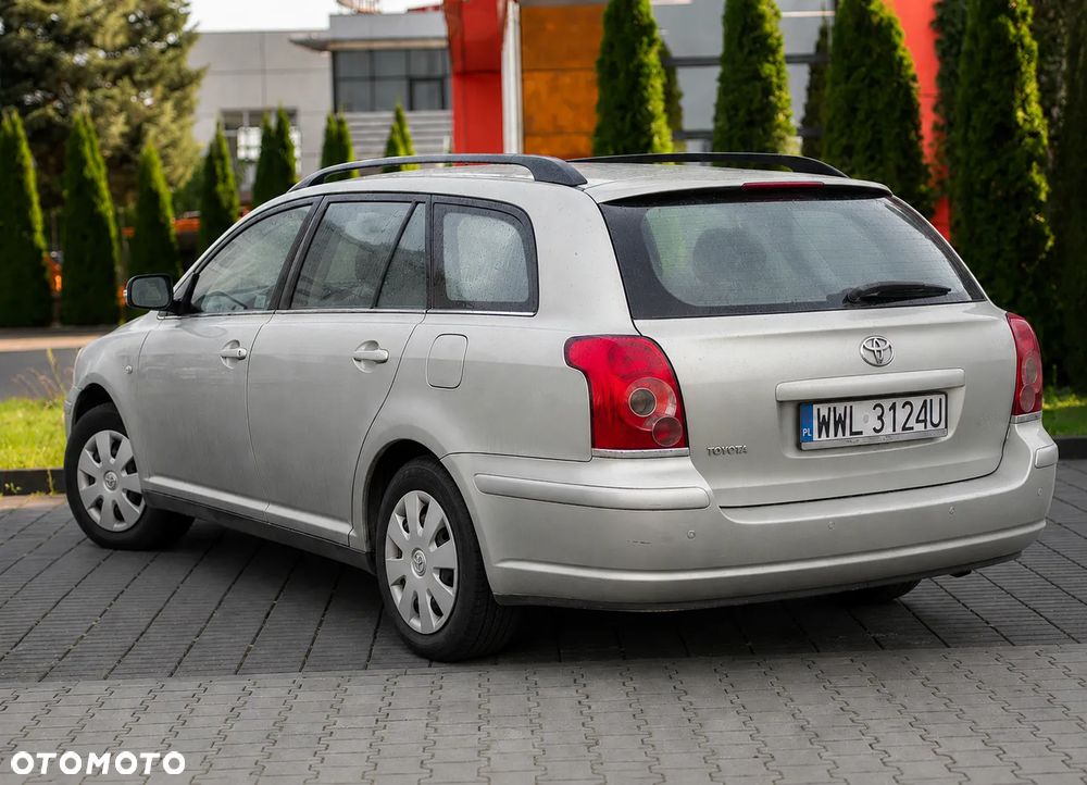 Toyota Avensis 2.0 D-4D Sol - 4