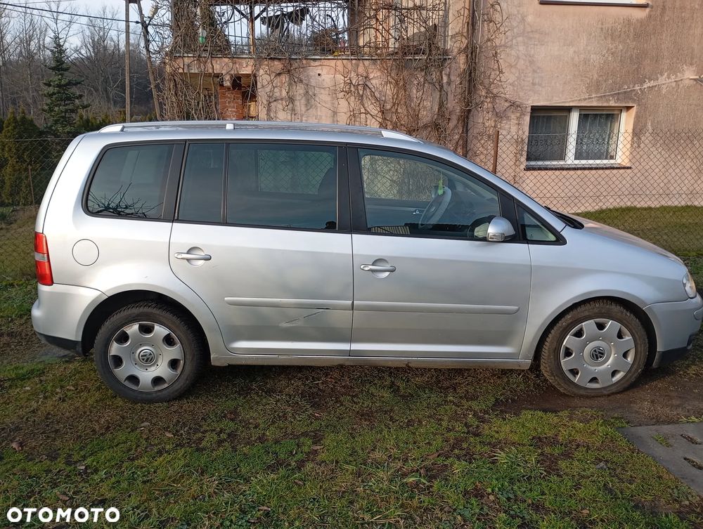 Volkswagen Touran 2.0 TDI DSG Trendline - 3