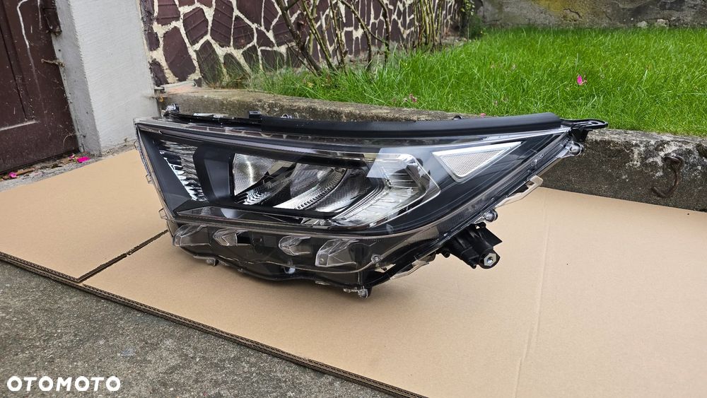 Toyota Rav4 V 19- Lampa Przednia Lewa FULL LED Oryginał EU - 2