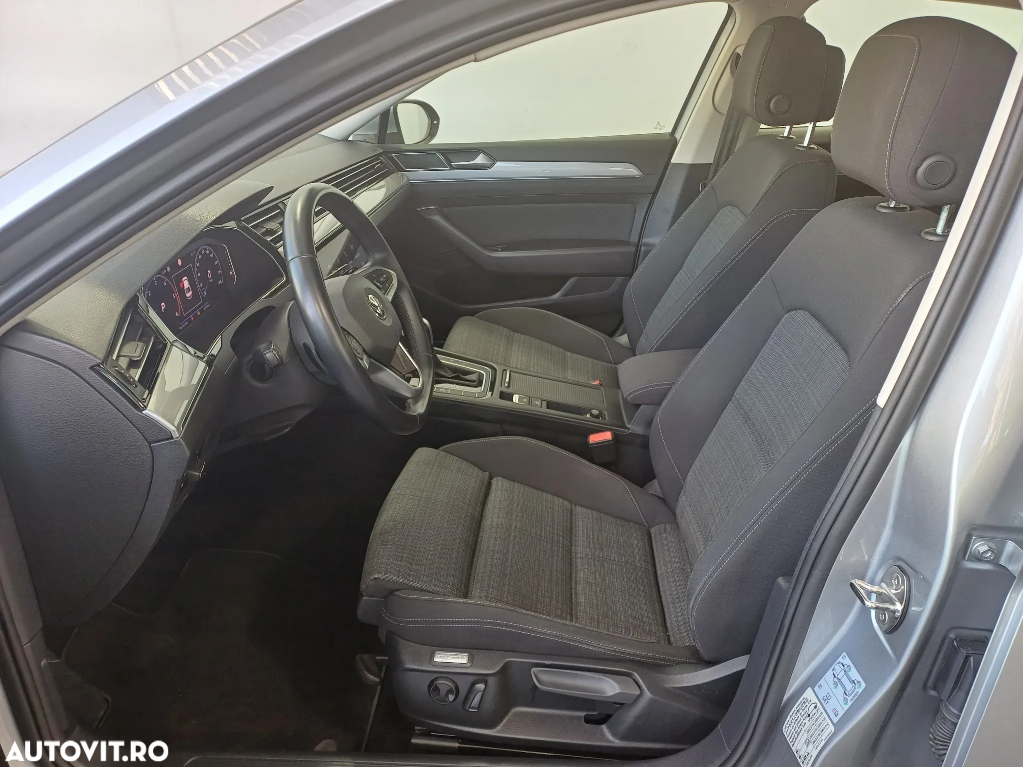 Volkswagen Passat 2.0 TDI DSG Comfortline - 5