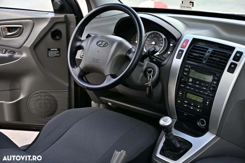 Hyundai Tucson 2.0 CRDI VGT GLS 4WD STD - 10