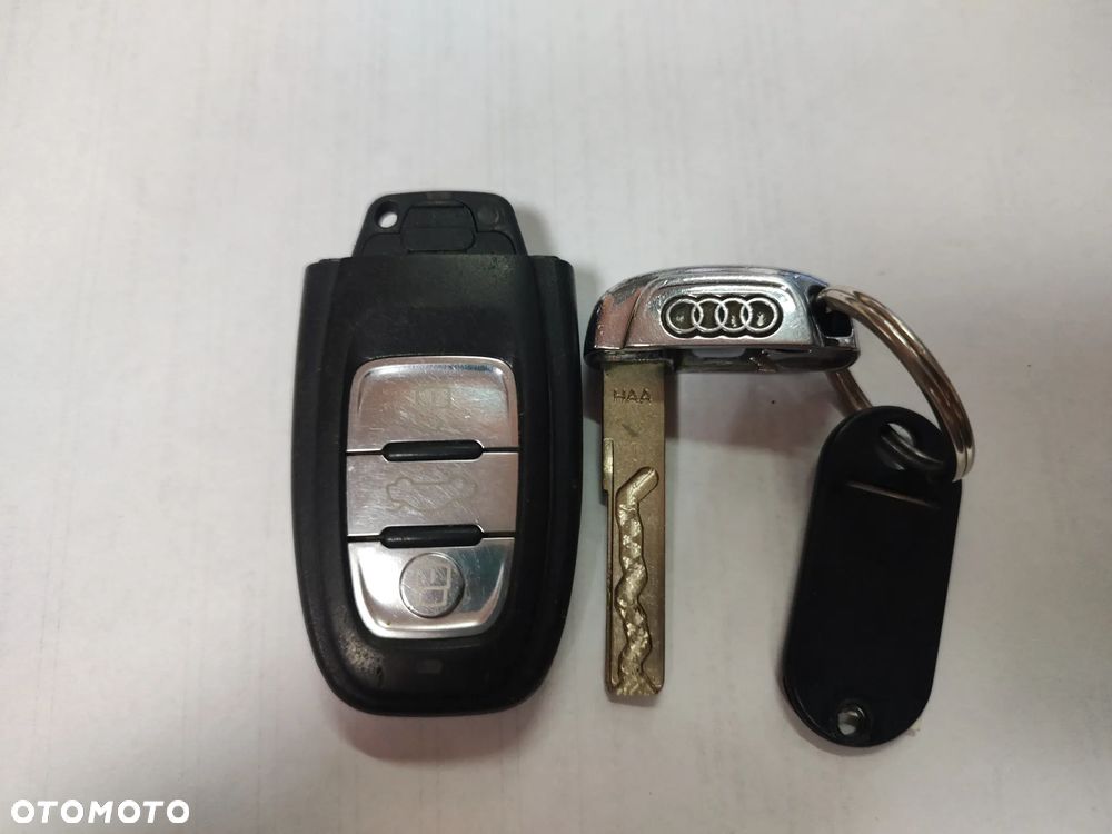 AUDI A4 B8 PILOT KLUCZYK 8T0959754D - 3