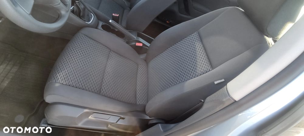 Volkswagen Golf 1.6 Team - 23
