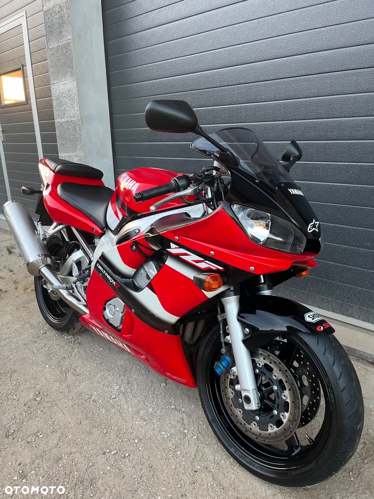 Yamaha R6 - 1