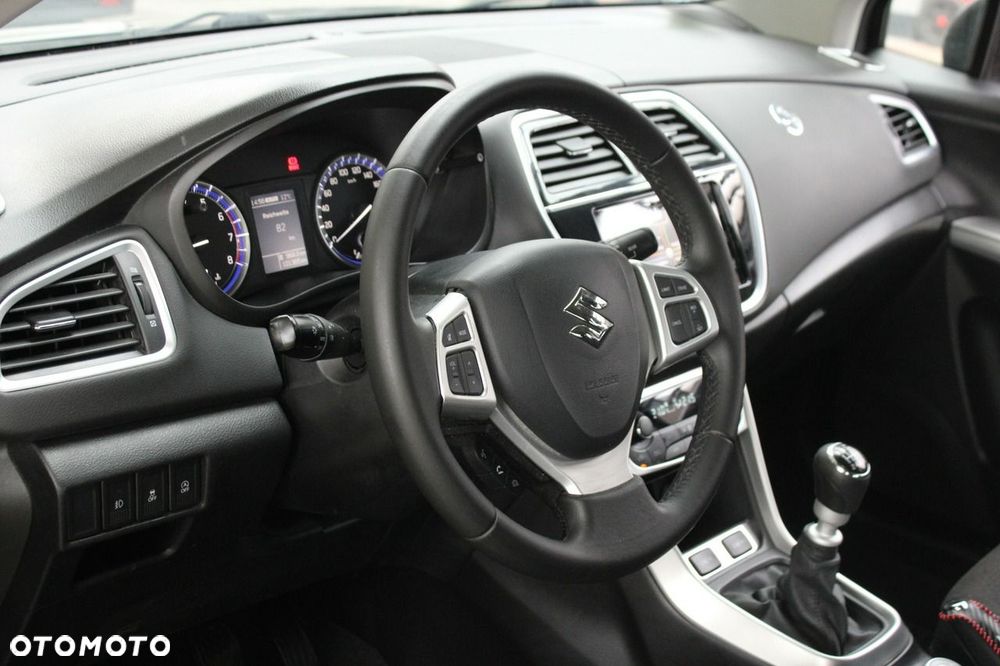 Suzuki SX4 S-Cross 1.4 T Premium 4WD - 23