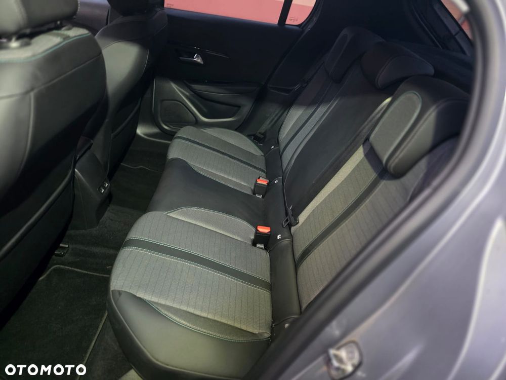 Peugeot 208 PureTech 100 Allure - 19