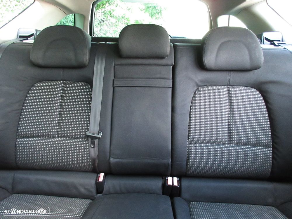 Peugeot 407 SW 1.6 HDi Executive - 35