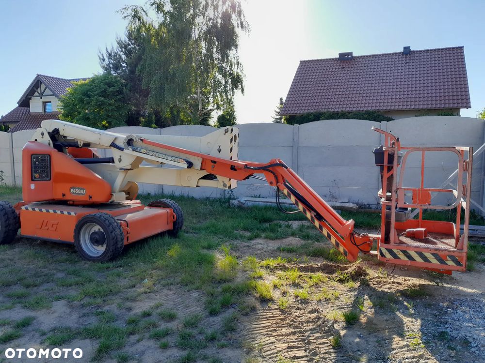 JLG E450AJ - 4