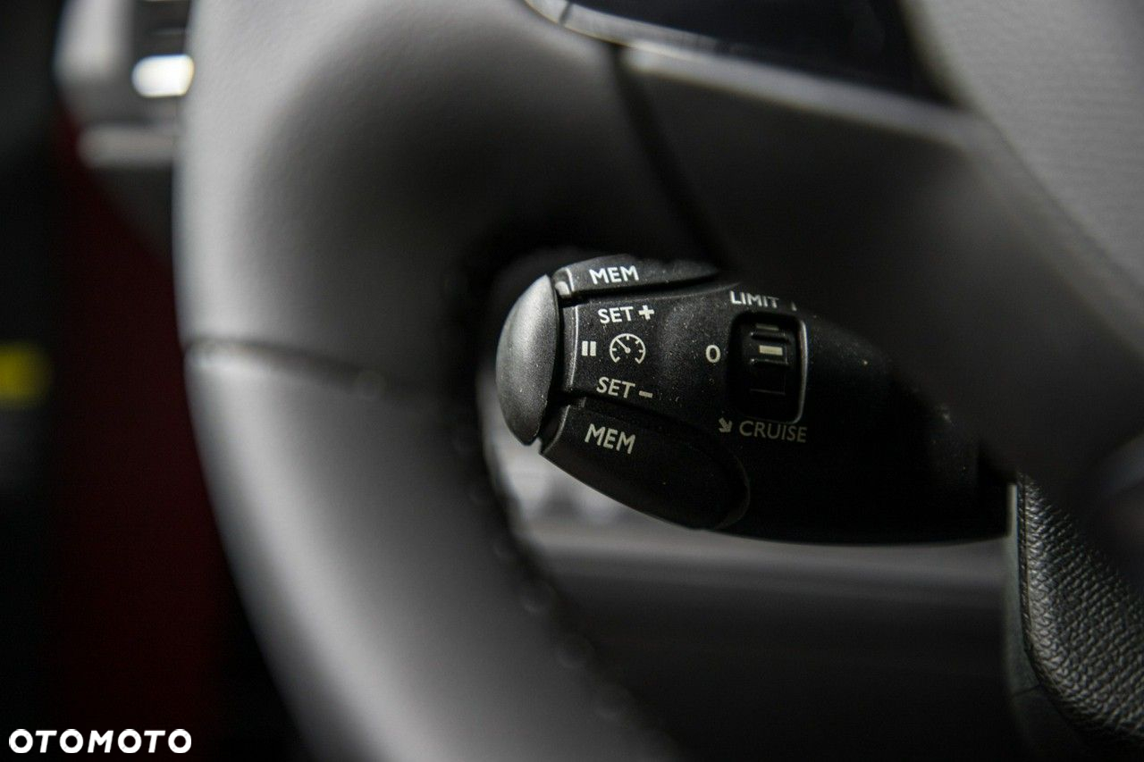 Peugeot 308 - 25