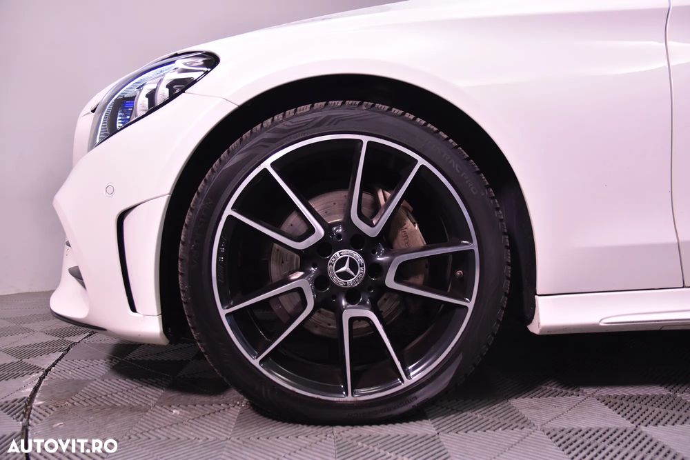 Mercedes-Benz C 180 Cabrio 9G-TRONIC AMG Line - 21