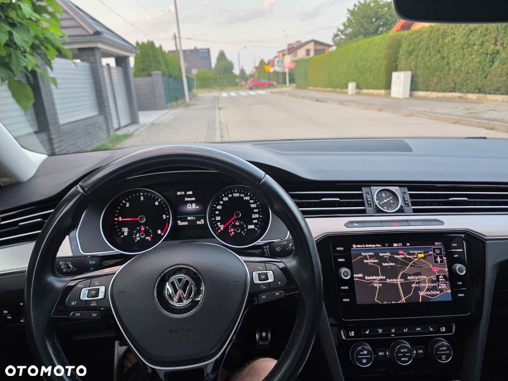 Volkswagen Passat 2.0 TDI (BlueMotion Technology) Highline - 8