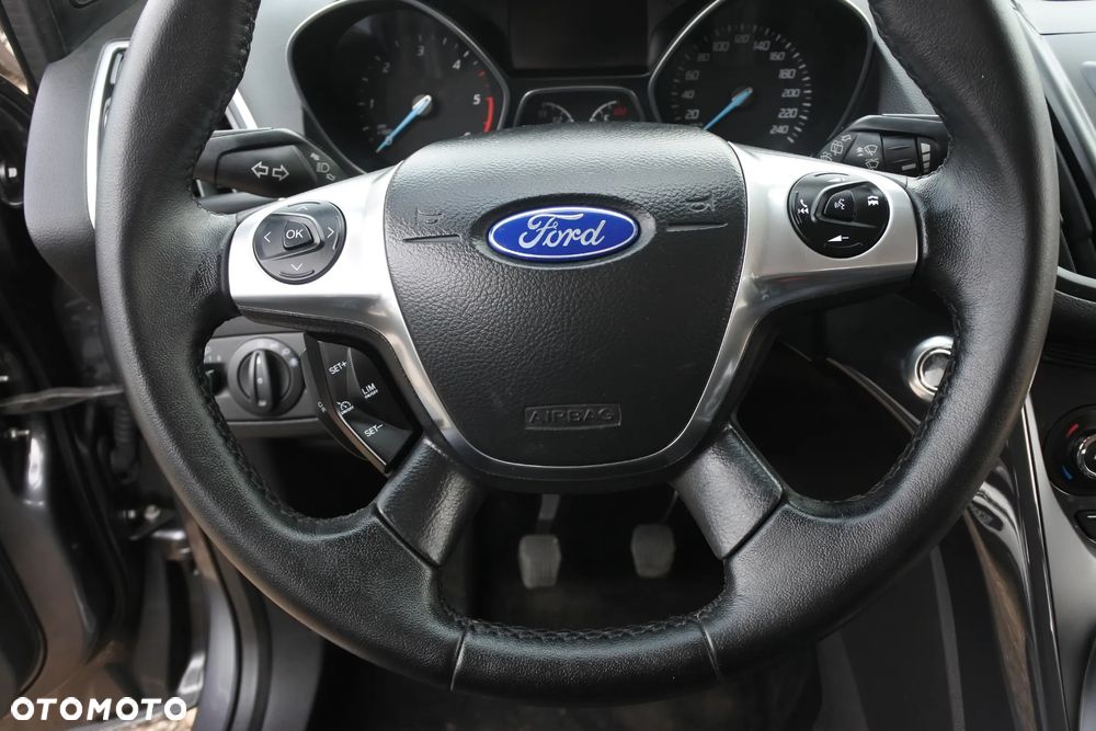 Ford Kuga 2.0 TDCi 2x4 Titanium - 20