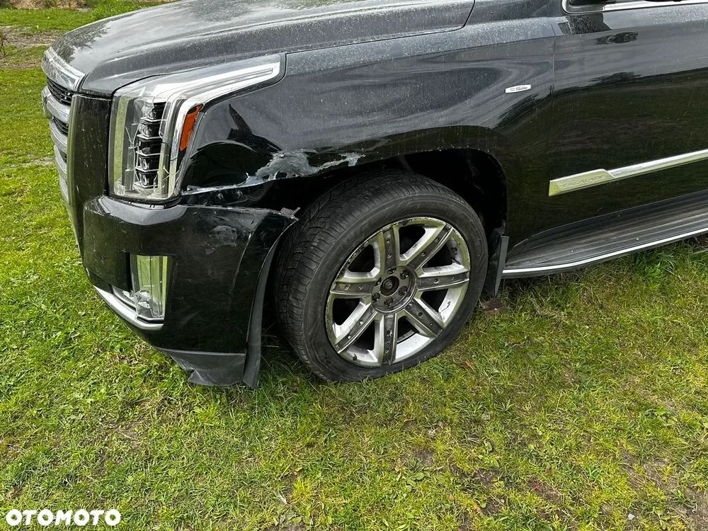 Cadillac Escalade - 9